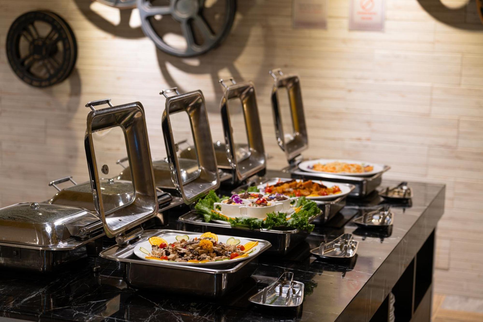 Ningcui Business Hotel Taichung Bagian luar foto