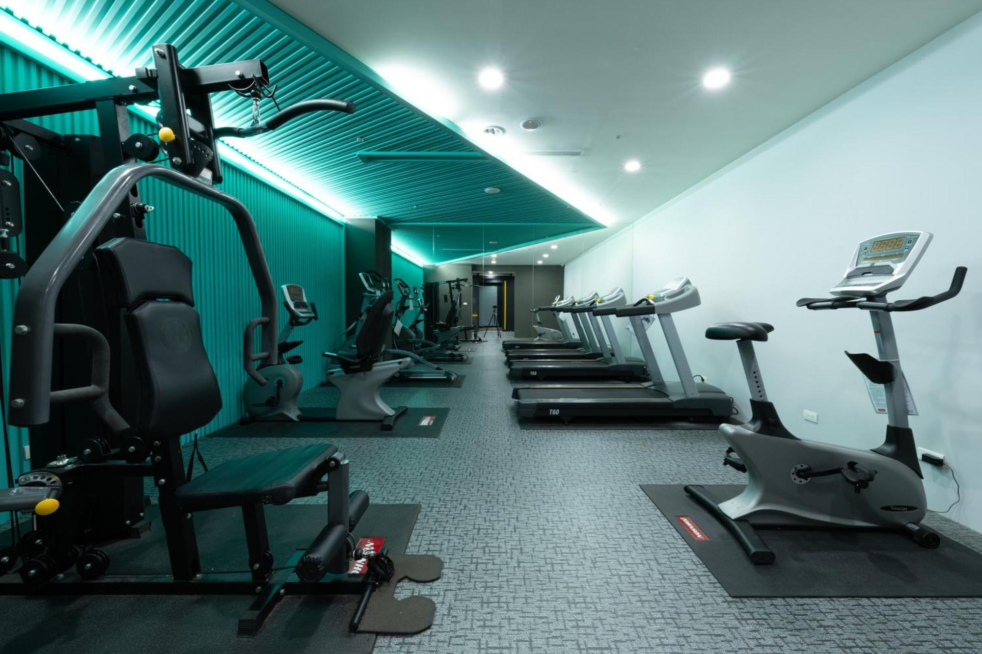 Ningcui Business Hotel Taichung Bagian luar foto