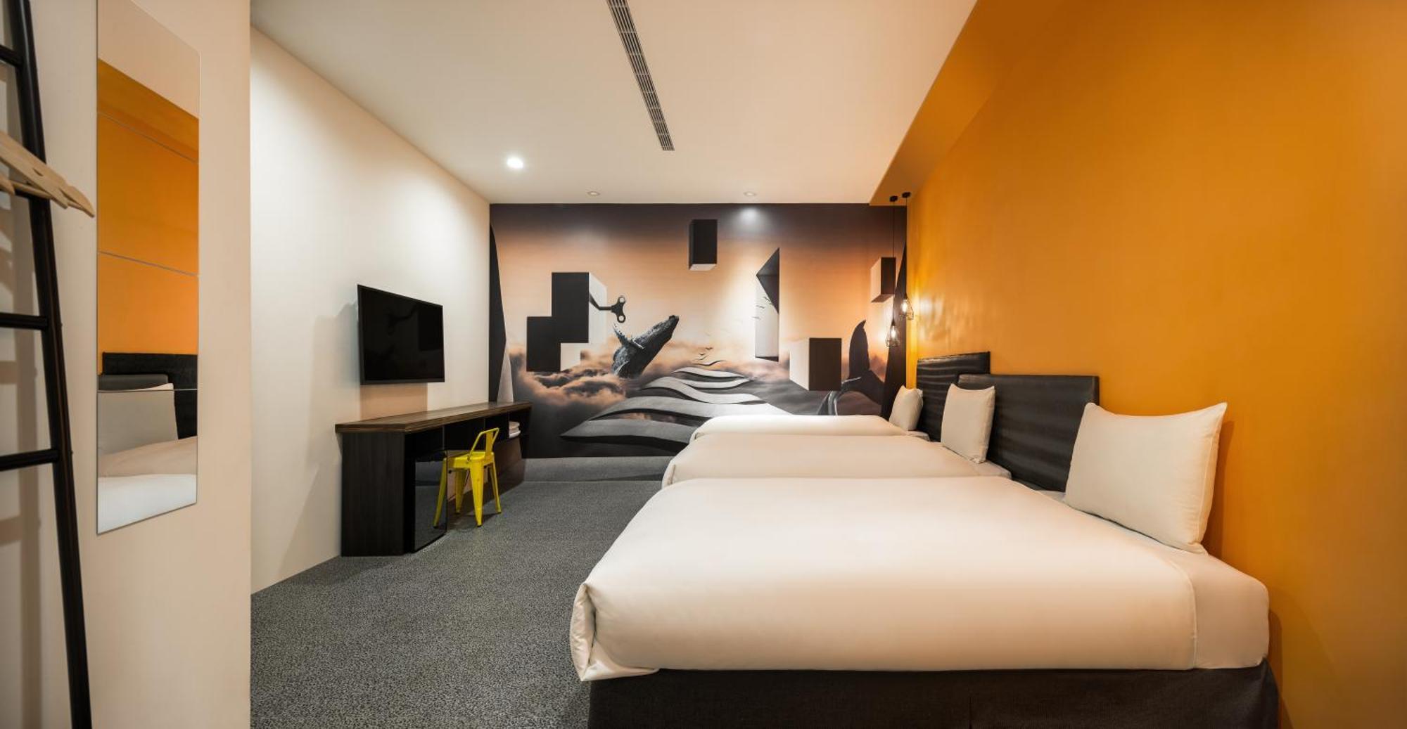 Ningcui Business Hotel Taichung Bagian luar foto