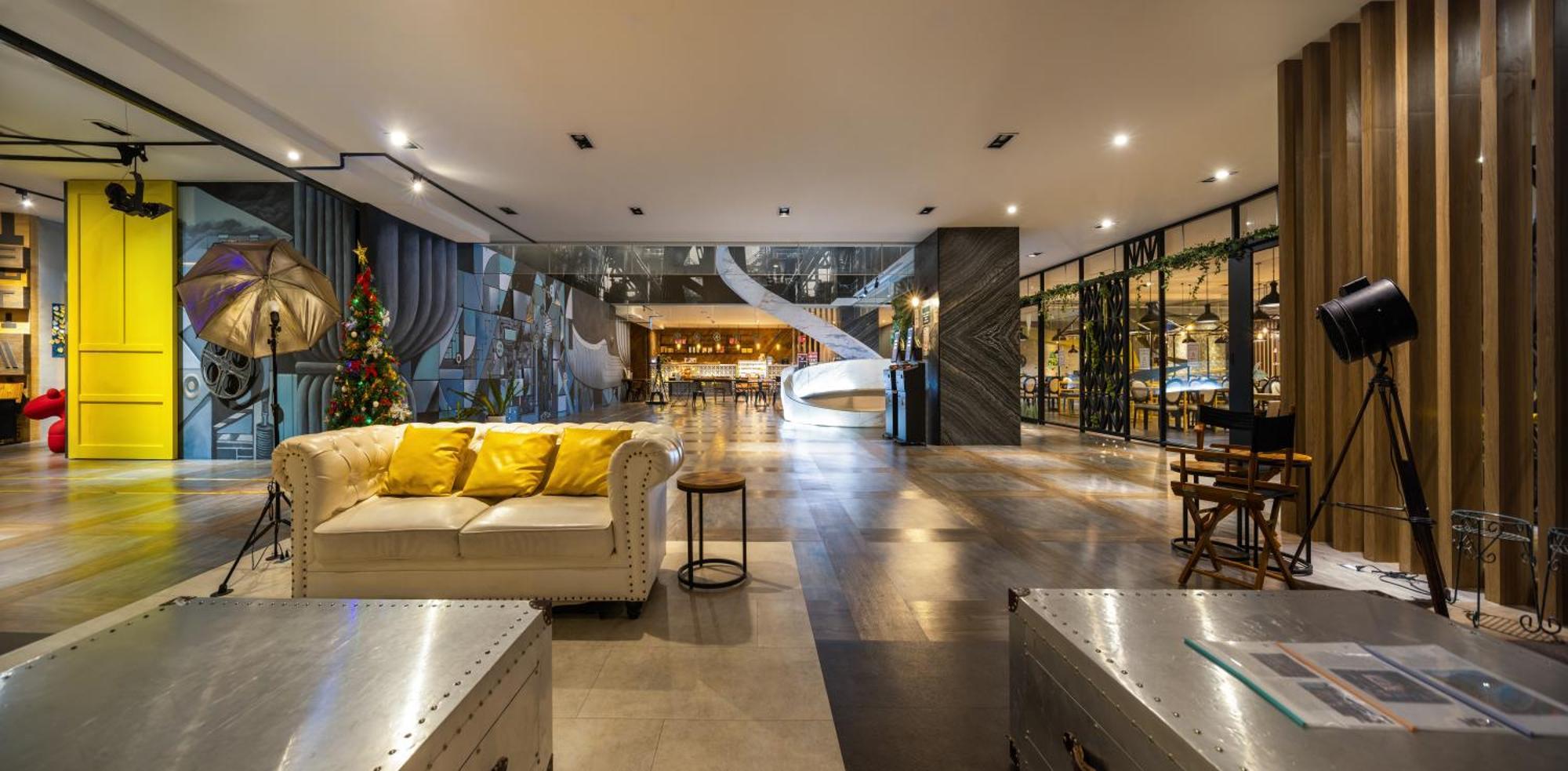 Ningcui Business Hotel Taichung Bagian luar foto